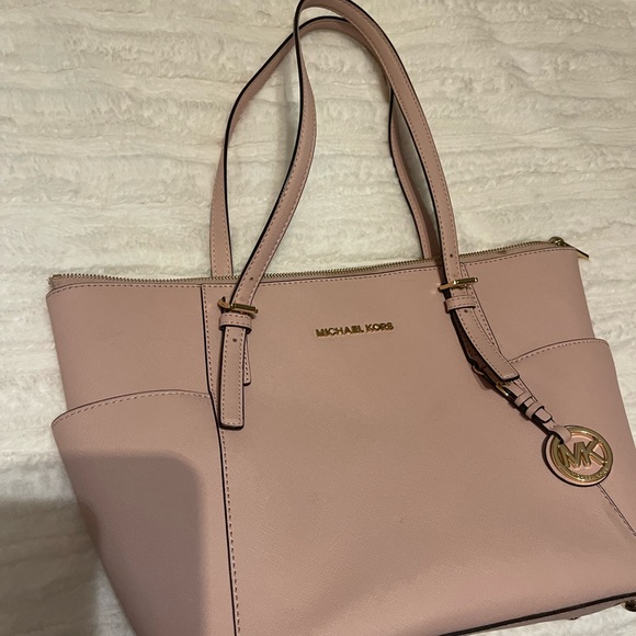 Michael Kors purse - Picture 1 of 8